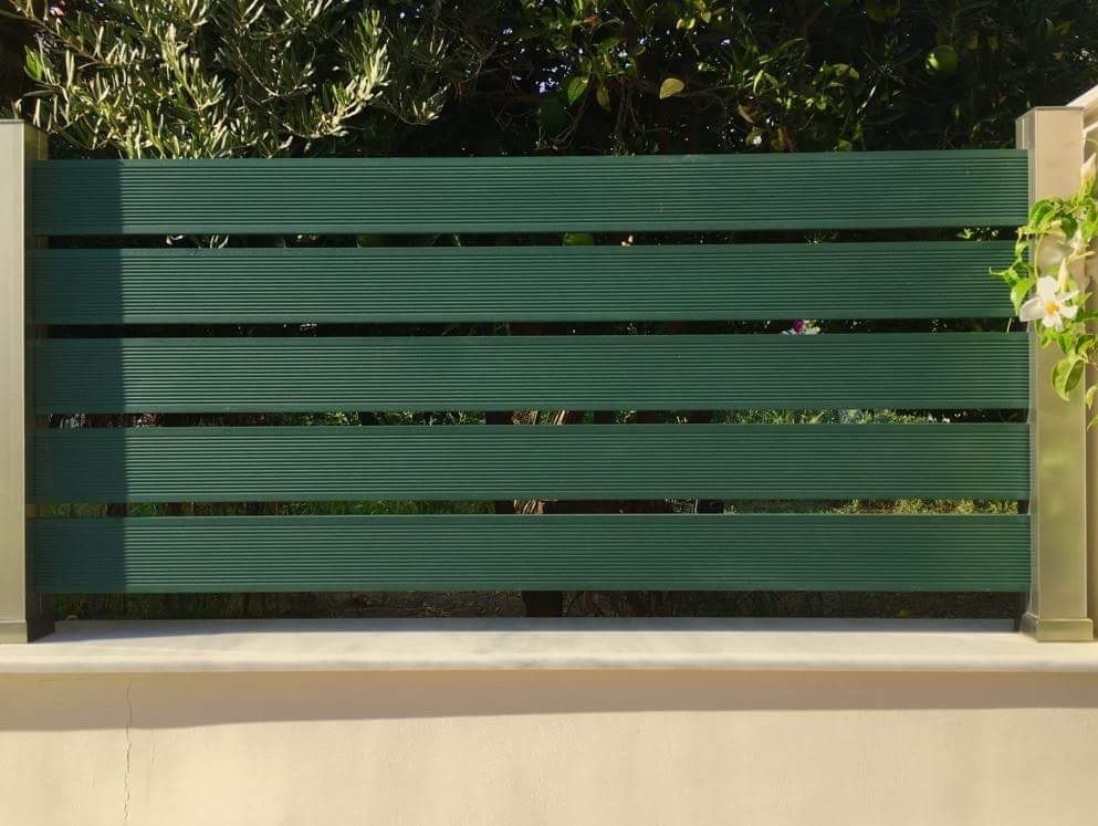 Περίφραξη αλουμινίου σε κατοικία στον Πύργο