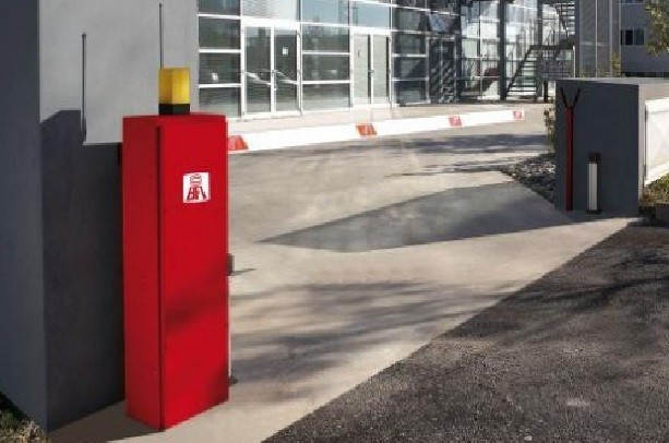 Μπάρα στάθμευσης BFT MOOVI με κοντάρι 6m (600 κύκλους / ημέρα)