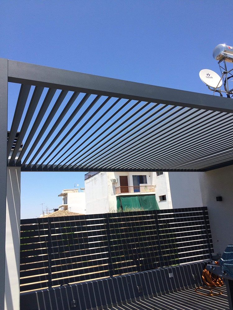 Πέργκολα με σταθερές περσίδες στην Αμαλιάδα Ηλείας