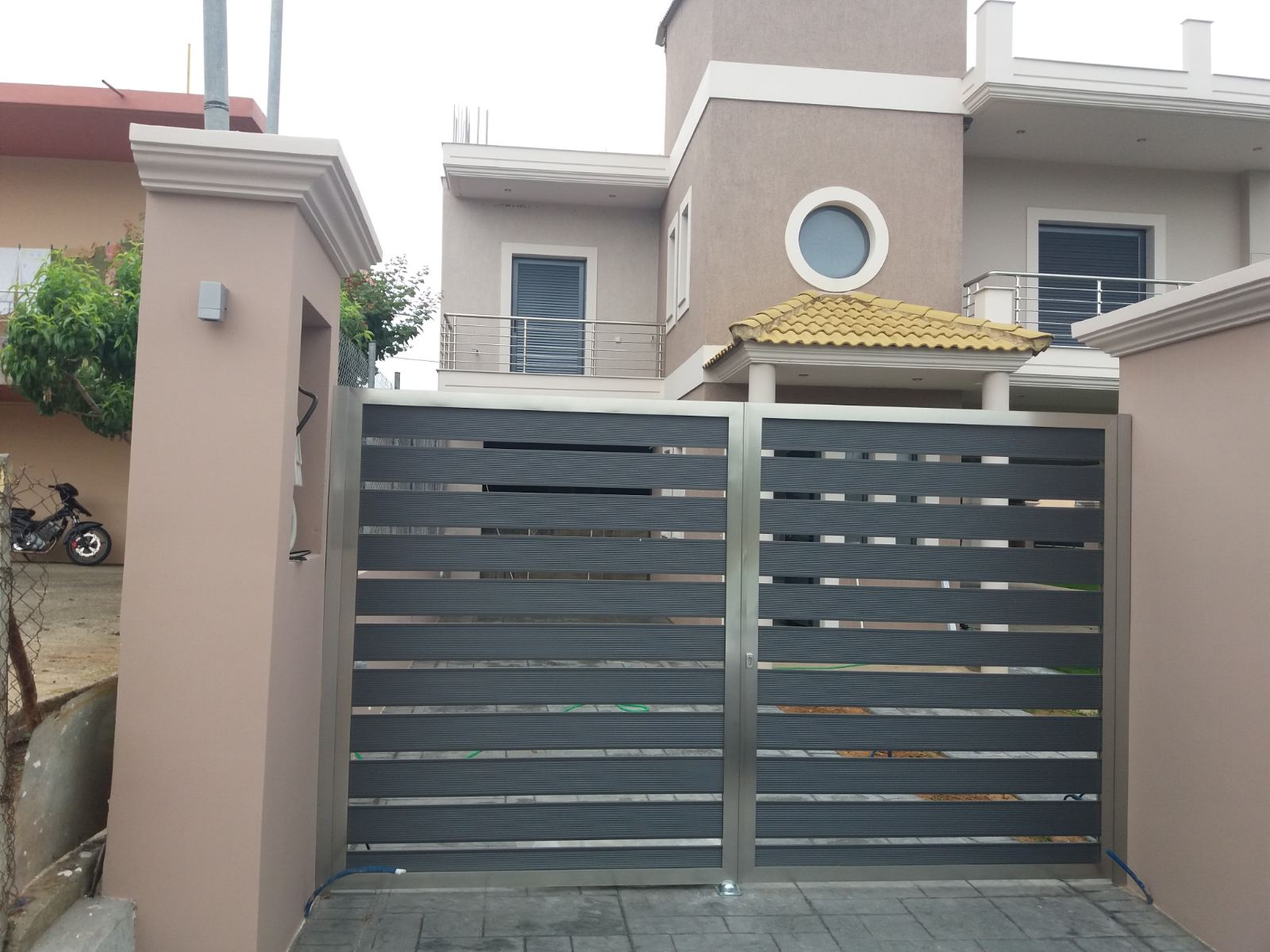 Περίφραξη αλουμινίου σε κατοικία στον Νομό Ηλείας